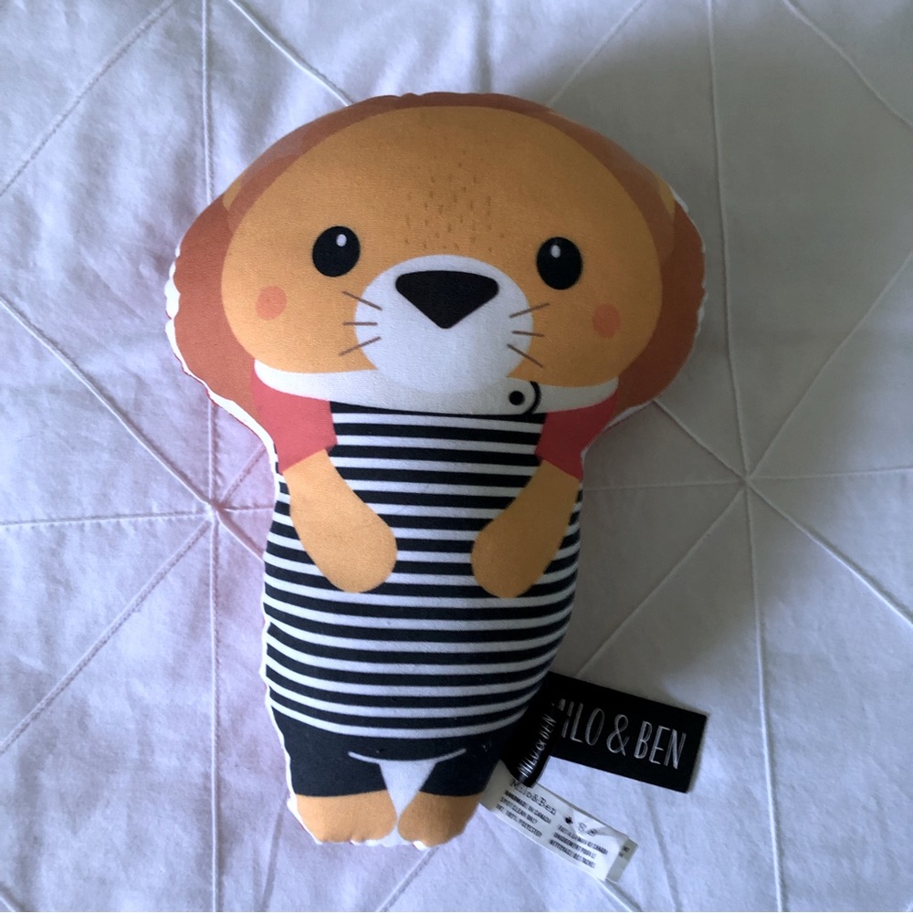 Lion Stuffie/Plush/Pillow!